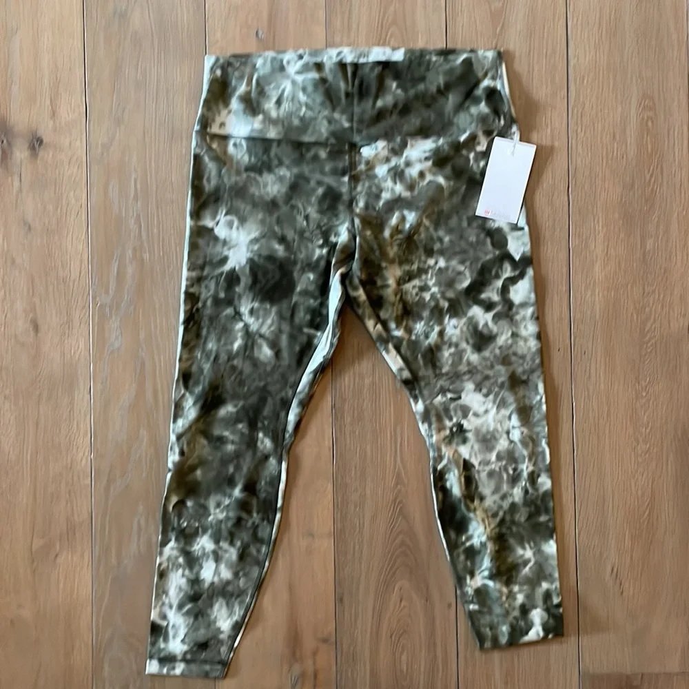 NWT Lululemon Align HR Pant 28"- size 18 - Picture 6 of 12